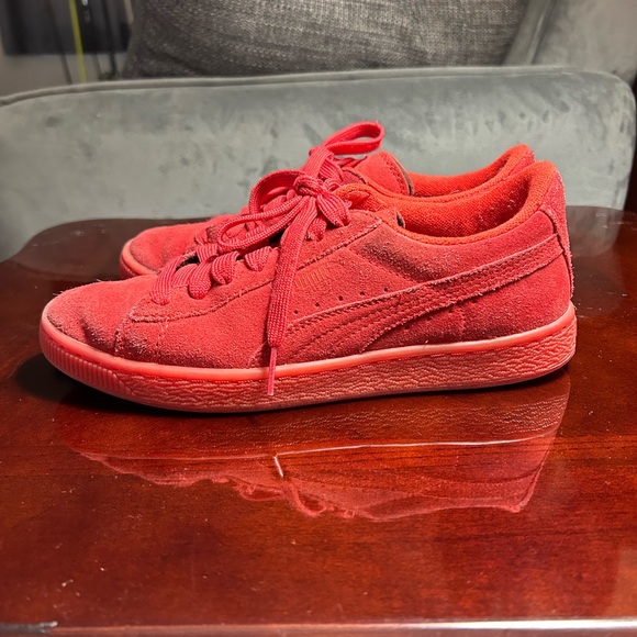 All Red Suede Pumas - Picture 4 of 7